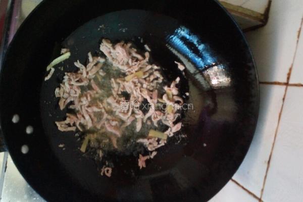 芹菜炒肉丝的做法图解2