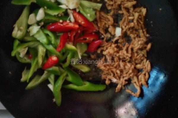 芹菜炒肉丝的做法图解3