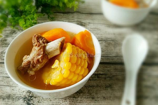 胡萝卜玉米排骨汤的做法图解9