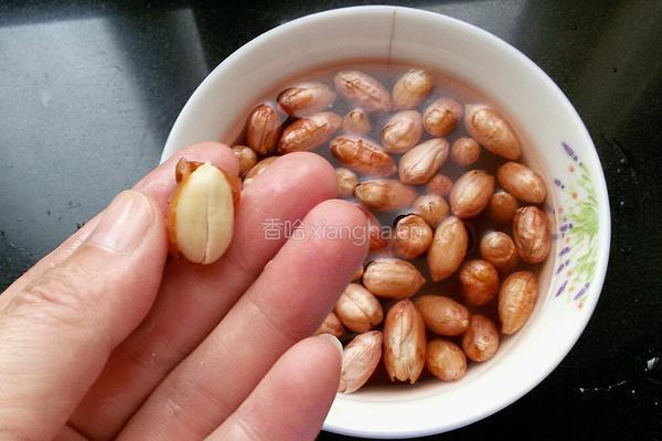 老醋泡花生米的做法图解2