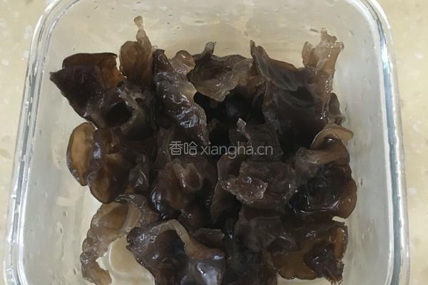 丝瓜炒鸡蛋的做法图解2