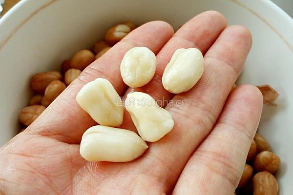 老醋花生米的做法图解4