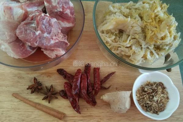 炖酸菜的做法图解1