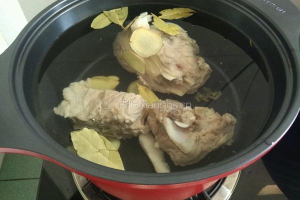 炖酸菜的做法图解4