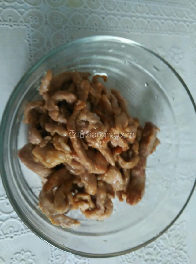 炒至变色盛出备用