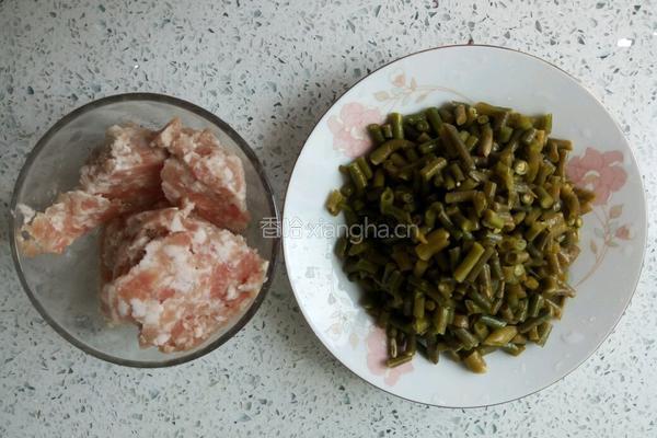 肉沫酸豆角的做法图解1