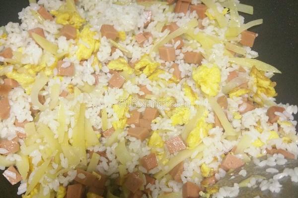火腿鸡蛋炒饭的做法图解5