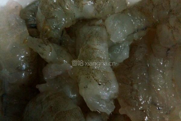 黄瓜腰果炒虾仁的做法图解2