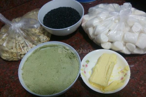 抹茶黑芝麻花生牛轧糖的做法图解3