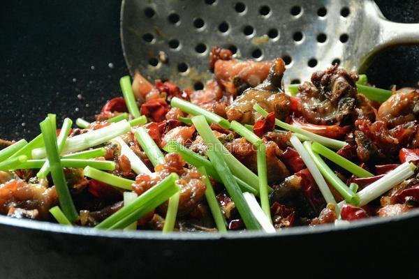 重庆辣子鸡的做法图解13