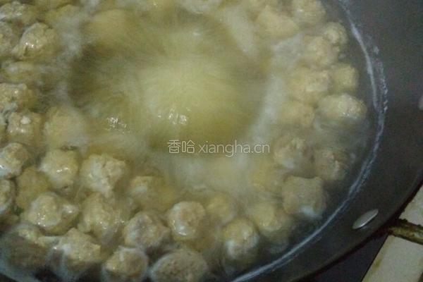 娃娃菜丸子汤的做法图解6
