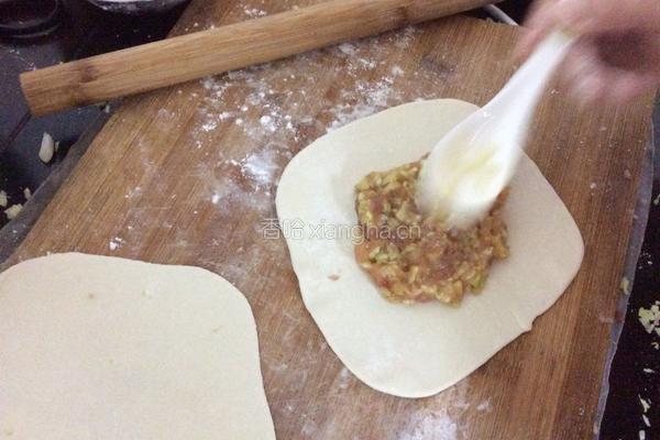 白菜猪肉馅饼的做法图解13
