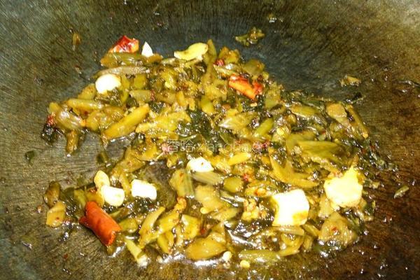 酸腌菜土豆片汤 （攀西特色）的做法图解4