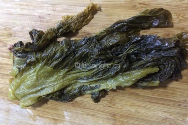 酸菜炖鲫鱼的做法图解2