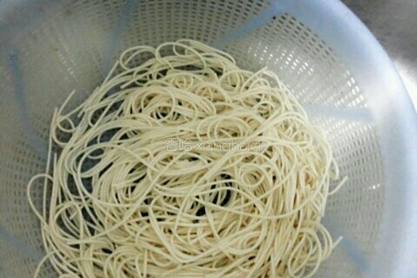 炒面的做法图解1