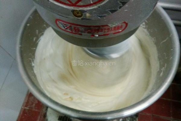 拉花蛋糕的做法图解3