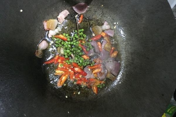 火腿炒鸡枞的做法图解7