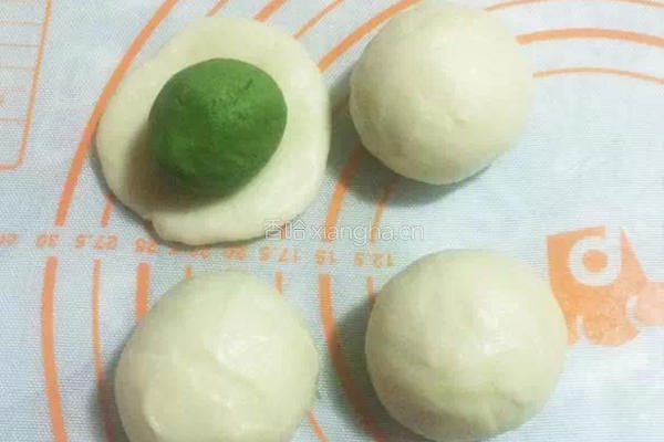 抹茶蛋黄酥的做法图解4