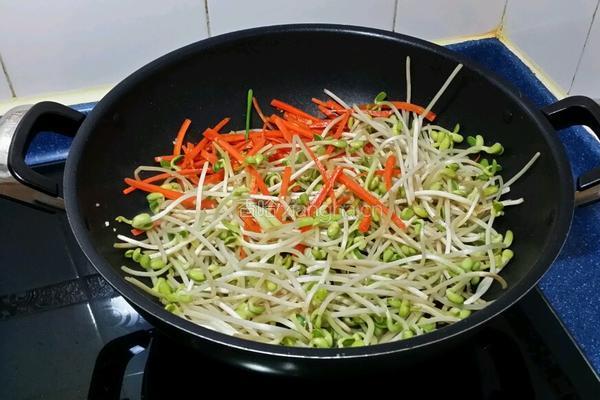 肉絲炒大豆芽菜的做法图解4