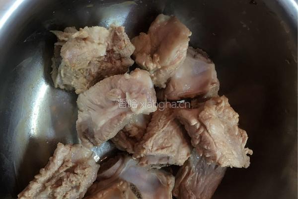 胡萝卜糖醋小排骨的做法图解2