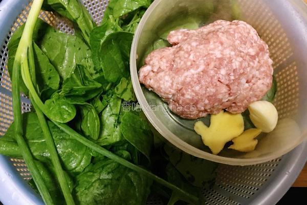 木耳菜肉丸汤的做法图解1