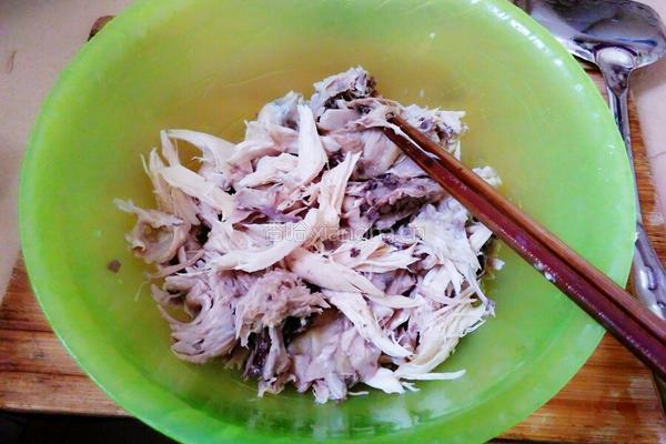 凉拌手撕鸡的做法图解7