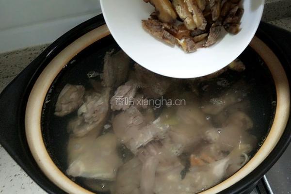天麻乳鸽汤的做法图解6