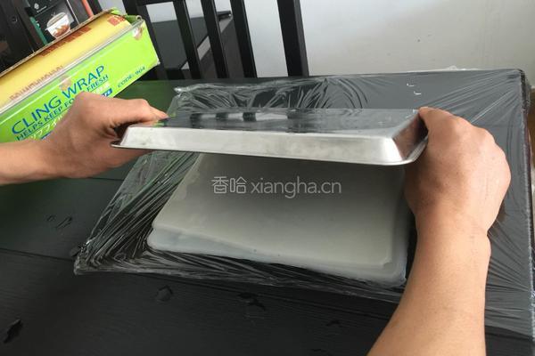 花生酱奶皮木瓜卷的做法图解9