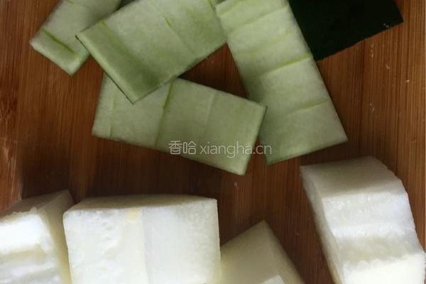 清炒冬瓜皮的做法图解1