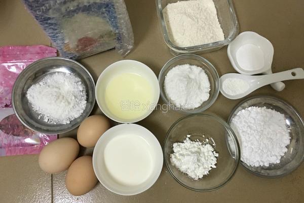 樱花蛋糕卷的做法图解1