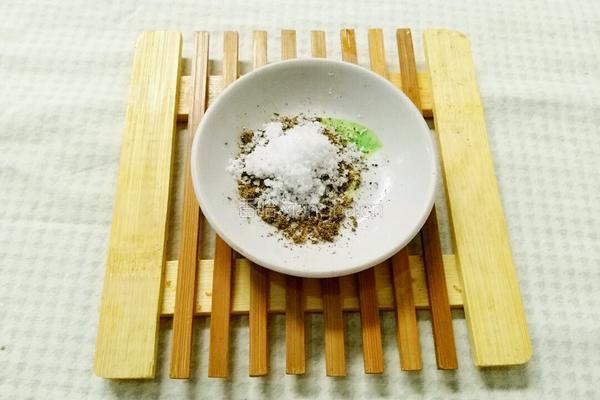 椒盐芝麻烤饼的做法图解2