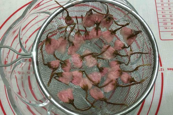 樱花蛋糕卷的做法图解5