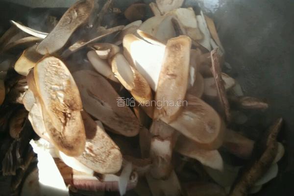 青椒巴西菇的做法图解6