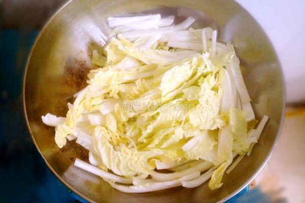 油面筋炖白菜的做法图解6