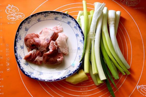 羊肉馅蒸饺的做法图解1
