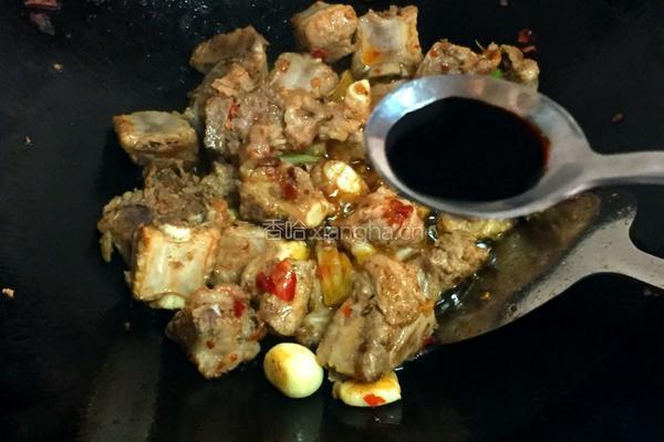 土豆鹌鹑蛋烧排骨的做法图解7