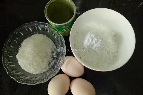 抹茶小蛋糕的做法图解1