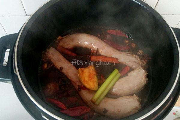 麻辣鸭脖的做法图解5