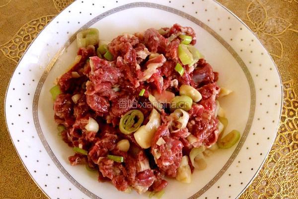 嫩滑牛肉粒的做法图解3