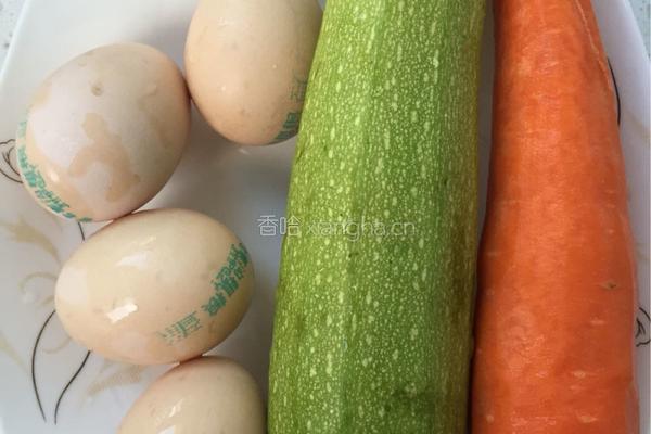 西葫芦胡萝卜丝鸡蛋饼的做法图解2