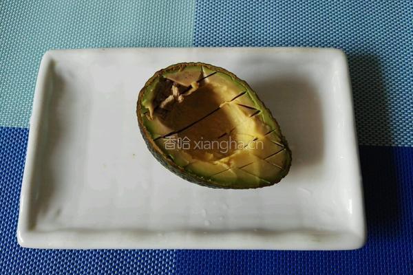 蜂蜜牛油果色拉的做法图解2