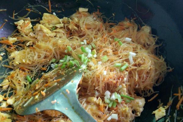 胡萝卜鸡蛋炒米粉的做法图解10