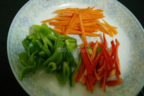 彩椒炒藕片的做法图解2