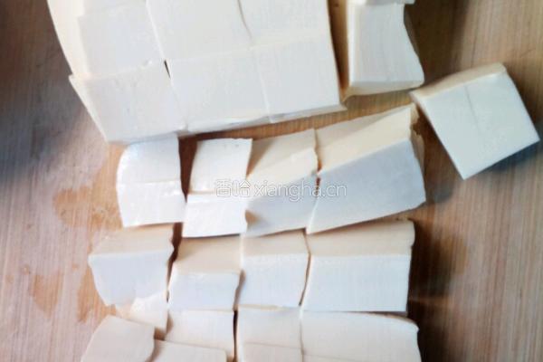双菇西红柿烩豆腐的做法图解3