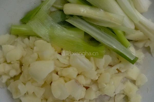 红椒芹菜鱿鱼卷的做法图解6