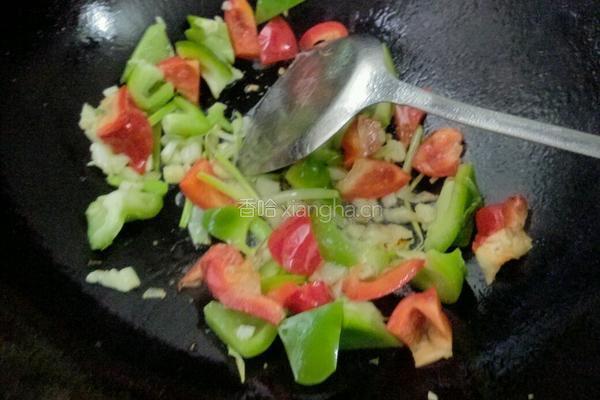 红椒芹菜鱿鱼卷的做法图解8