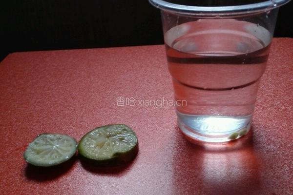 雪碧柠檬水的做法图解1