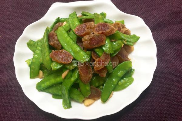 荷兰豆炒腊肠的做法图解5