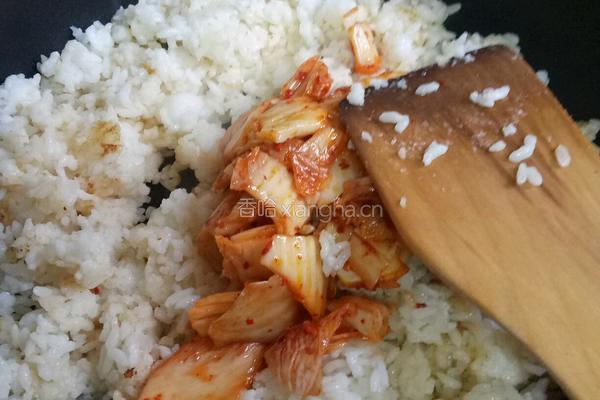 泡菜炒饭的做法图解4