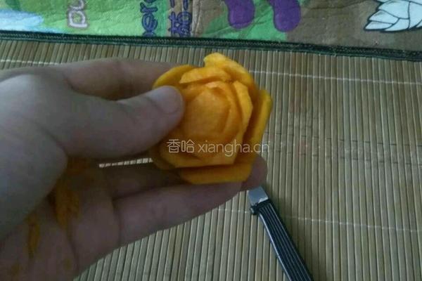 白焯南瓜黄牙白苹果拼盘（成双成对）的做法图解2